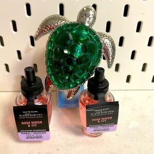 White Barn Wallflowers Rose Water & Ivy Fragrance Duo with Green Turtle Holder